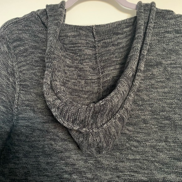 Roxy pullover sweater, long tunic style with hood, size Med - Picture 7 of 8